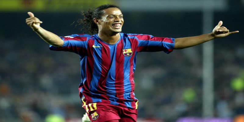 Vì sao Ronaldinho luôn là “kèo thơm" trong lòng người chơi?